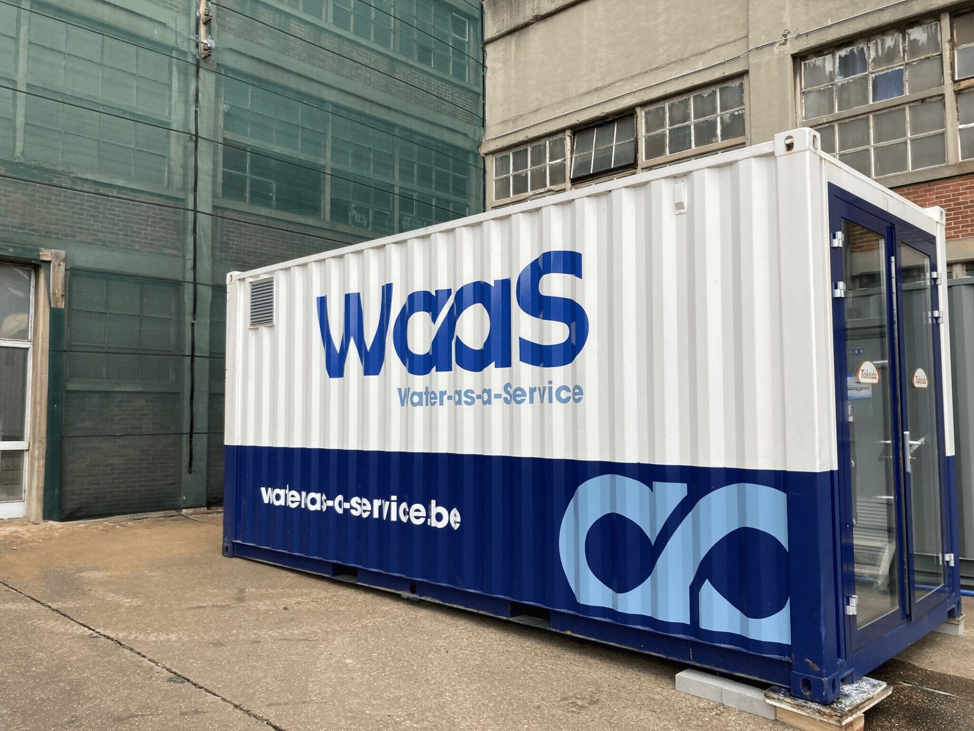 Mobile water treatment installation, rental WaaS container
