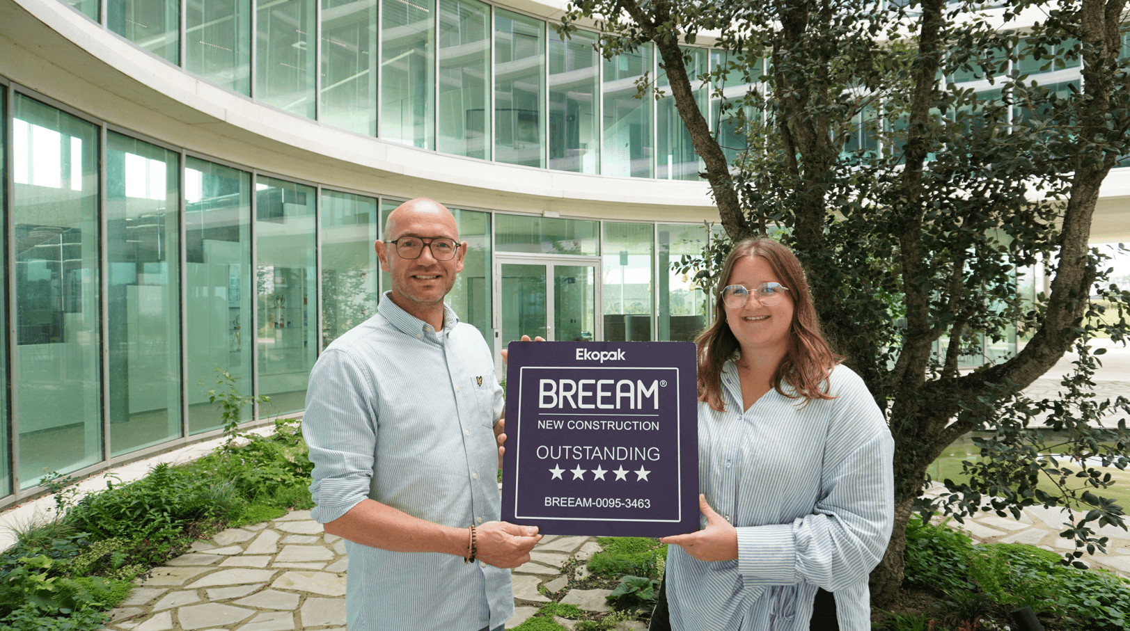Breeam Outstanding Ekopak holding certficiat