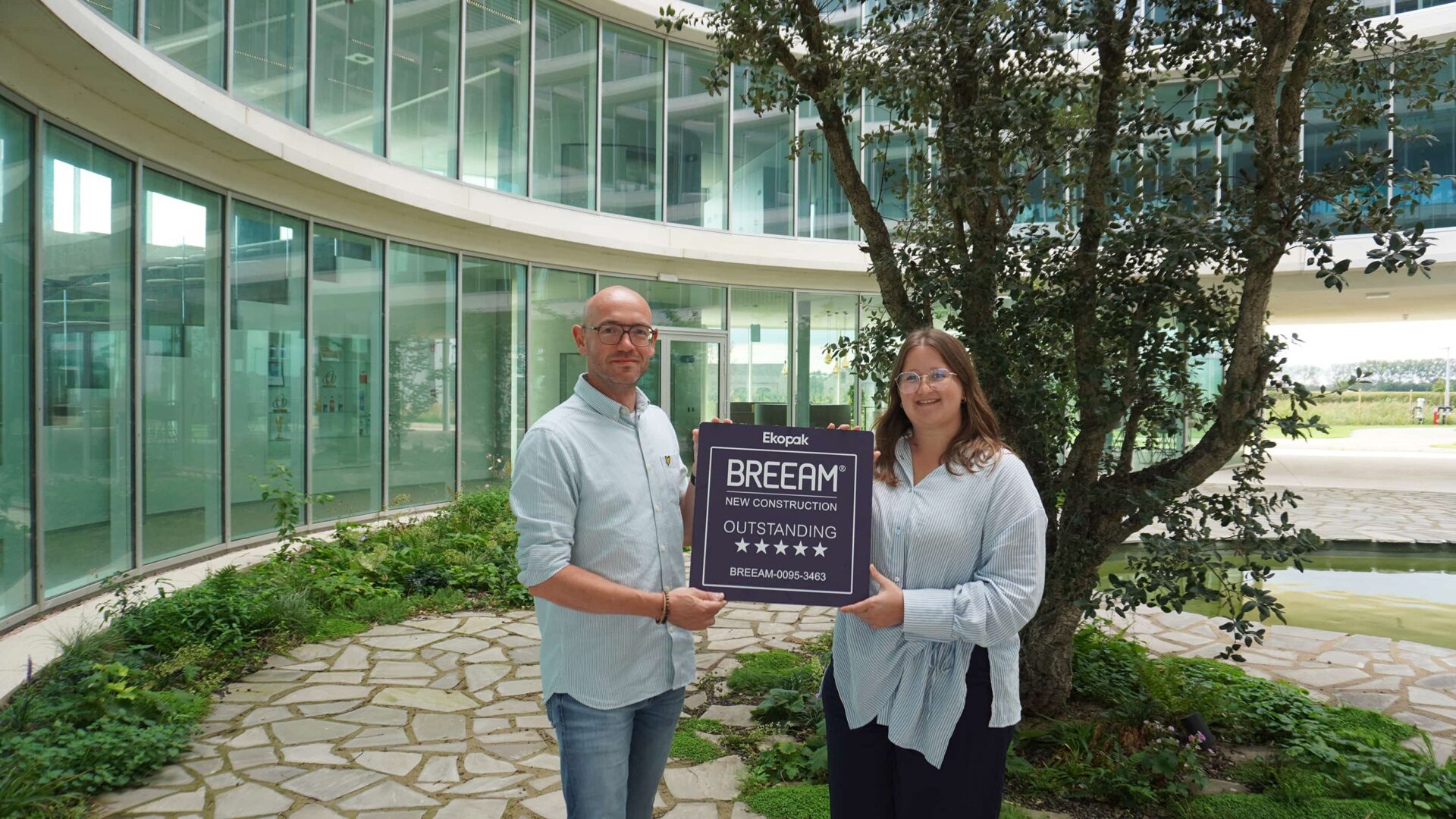 BREEAM Outstanding certification for HQ Ekopak in Deinze.